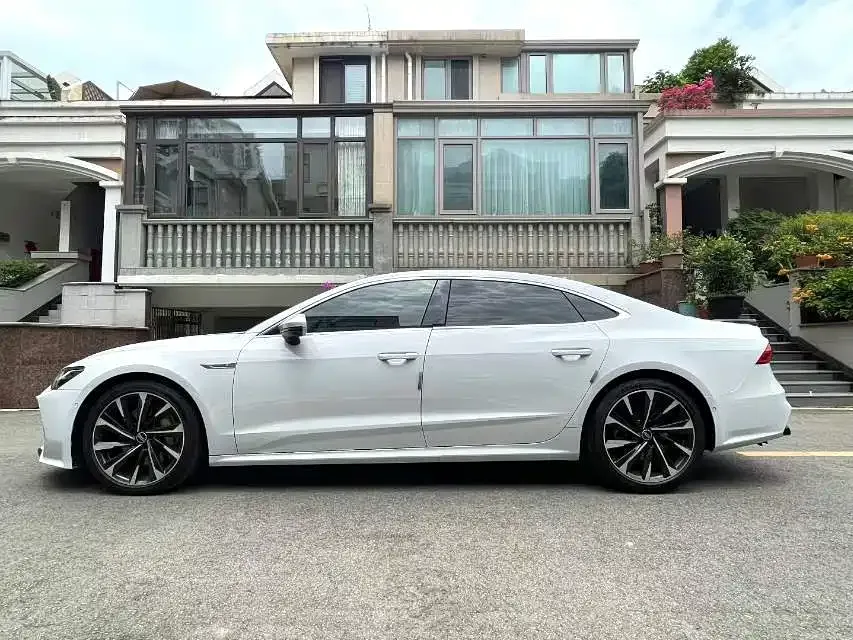 Audi A7L — фото 5