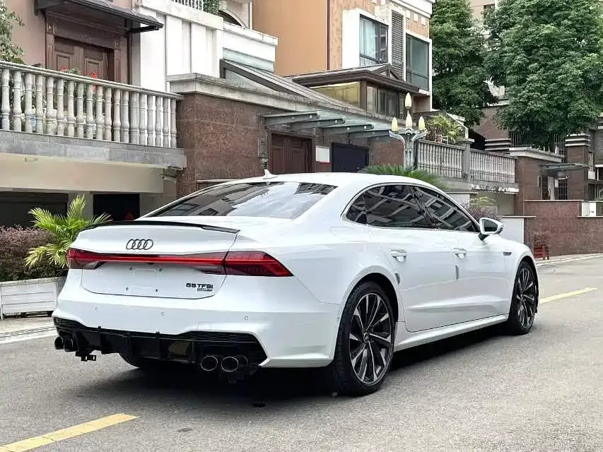 Audi A7L — фото 2