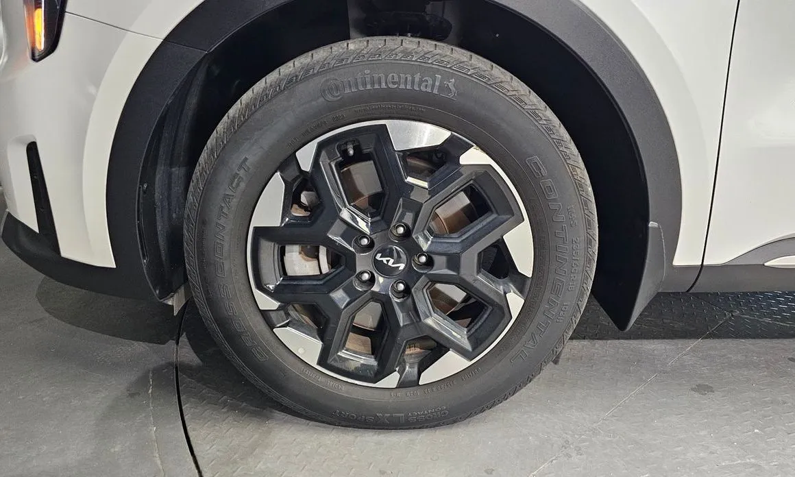 Kia Sorento — фото 8