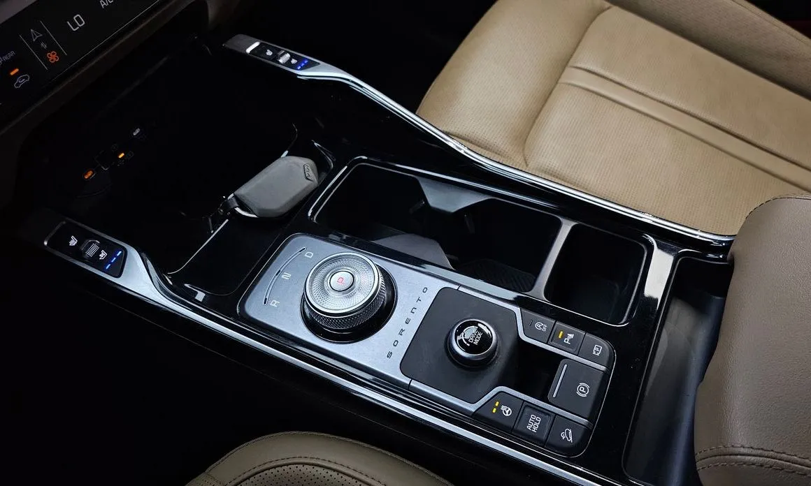 Kia Sorento — фото 6