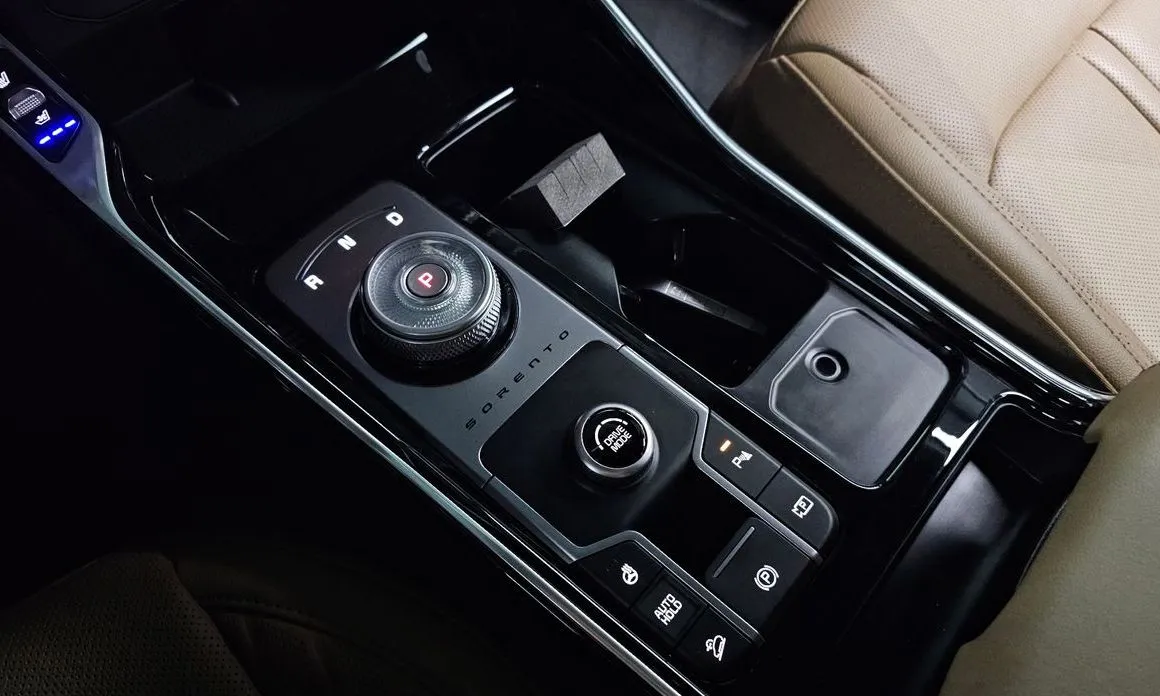 Kia Sorento — фото 7