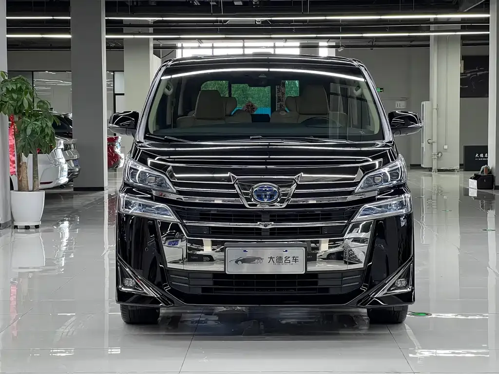 Toyota Vellfire — фото 3