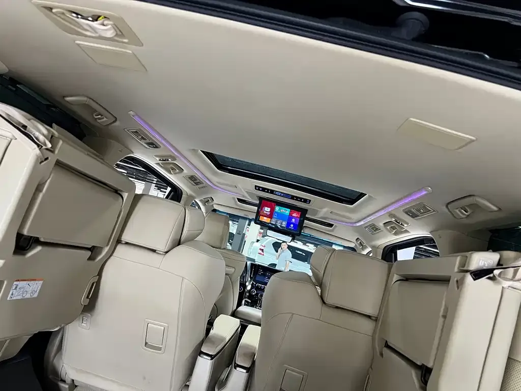 Toyota Vellfire — фото 5