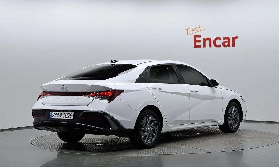 Hyundai AVANTE — фото 8
