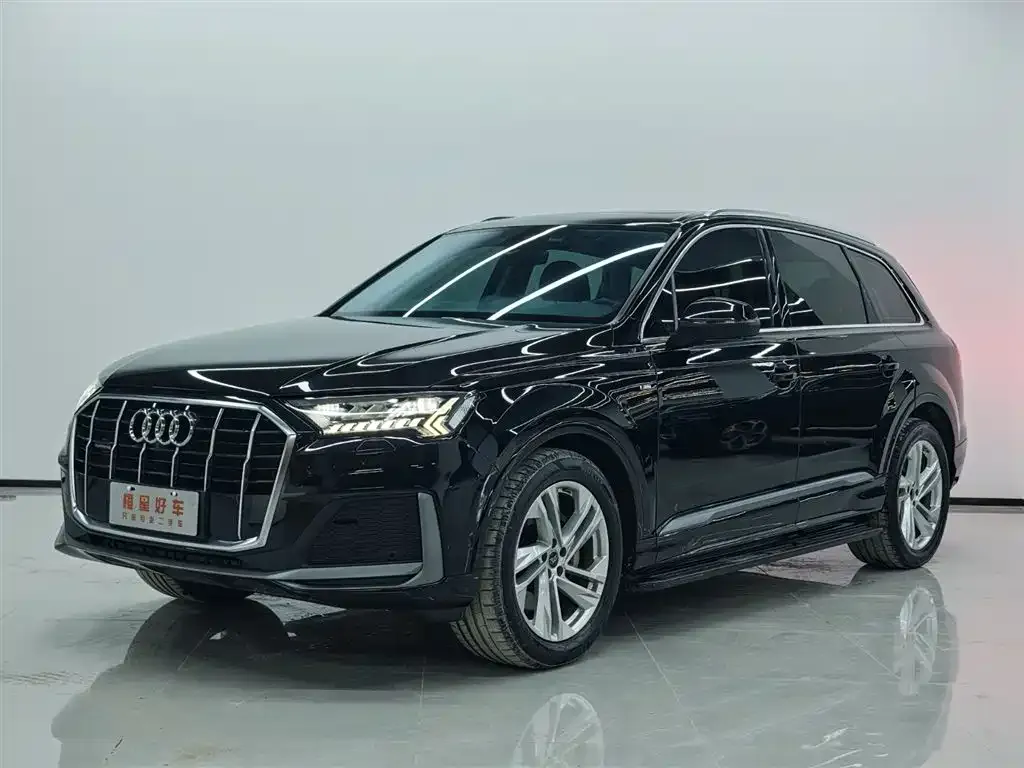 Audi Q7 — фото 1