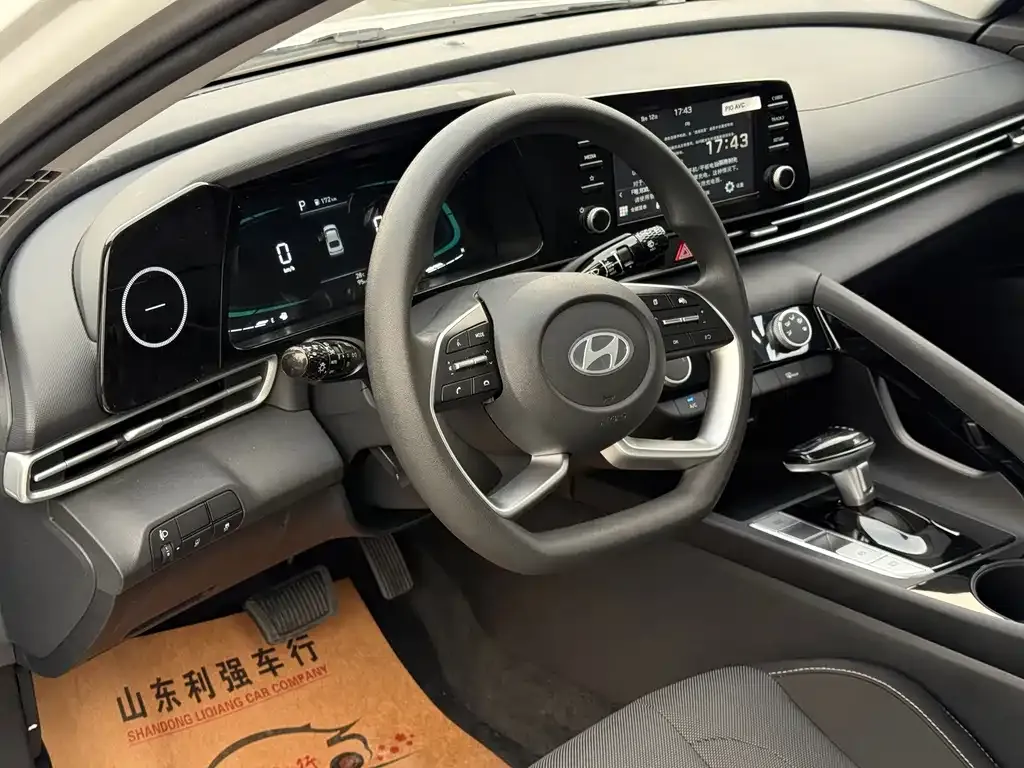 Hyundai Elantra — фото 4