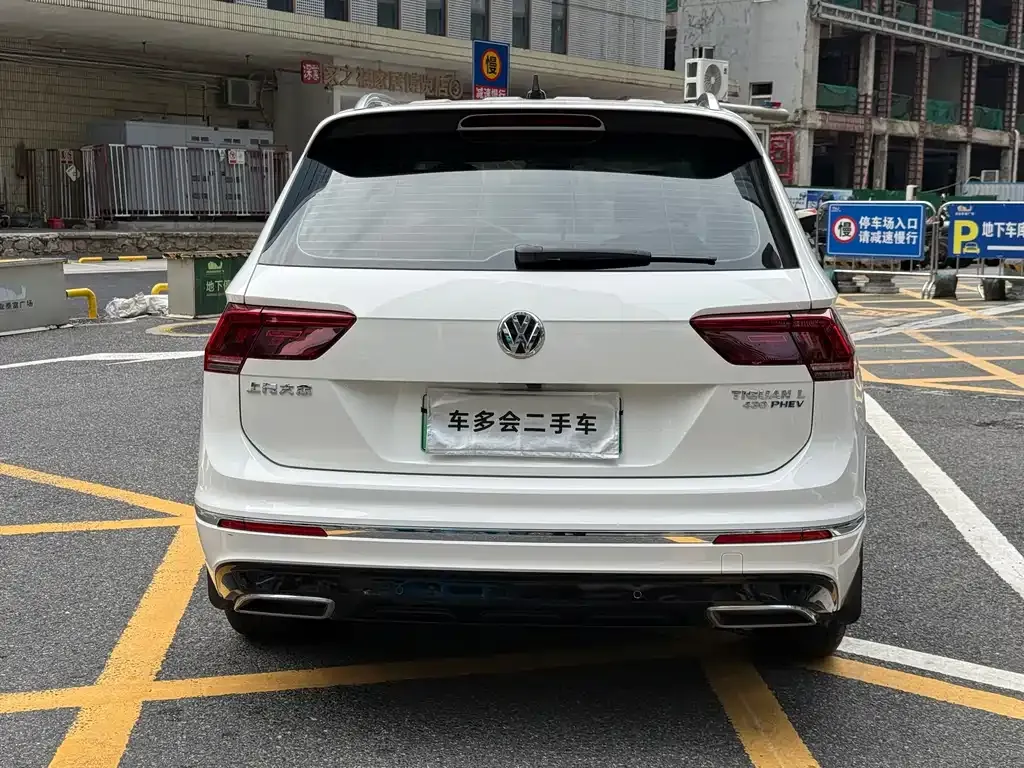 Volkswagen Tiguan L PHEV — фото 8