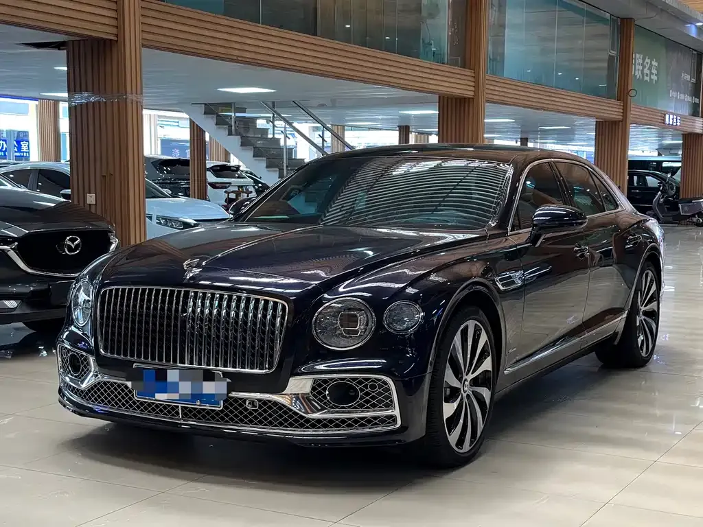 Bentley Flying Spur — фото 1
