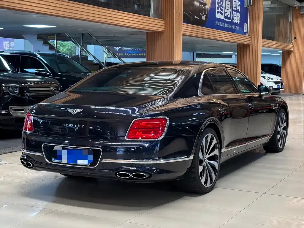 Bentley Flying Spur — фото 5