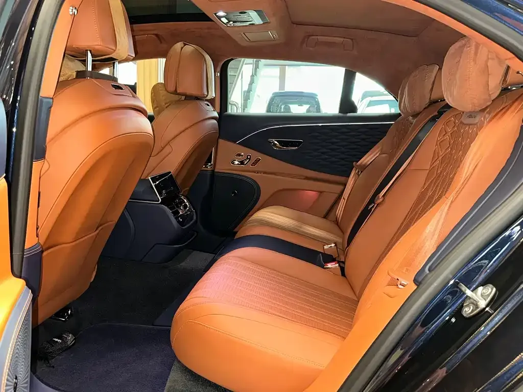 Bentley Flying Spur — фото 2