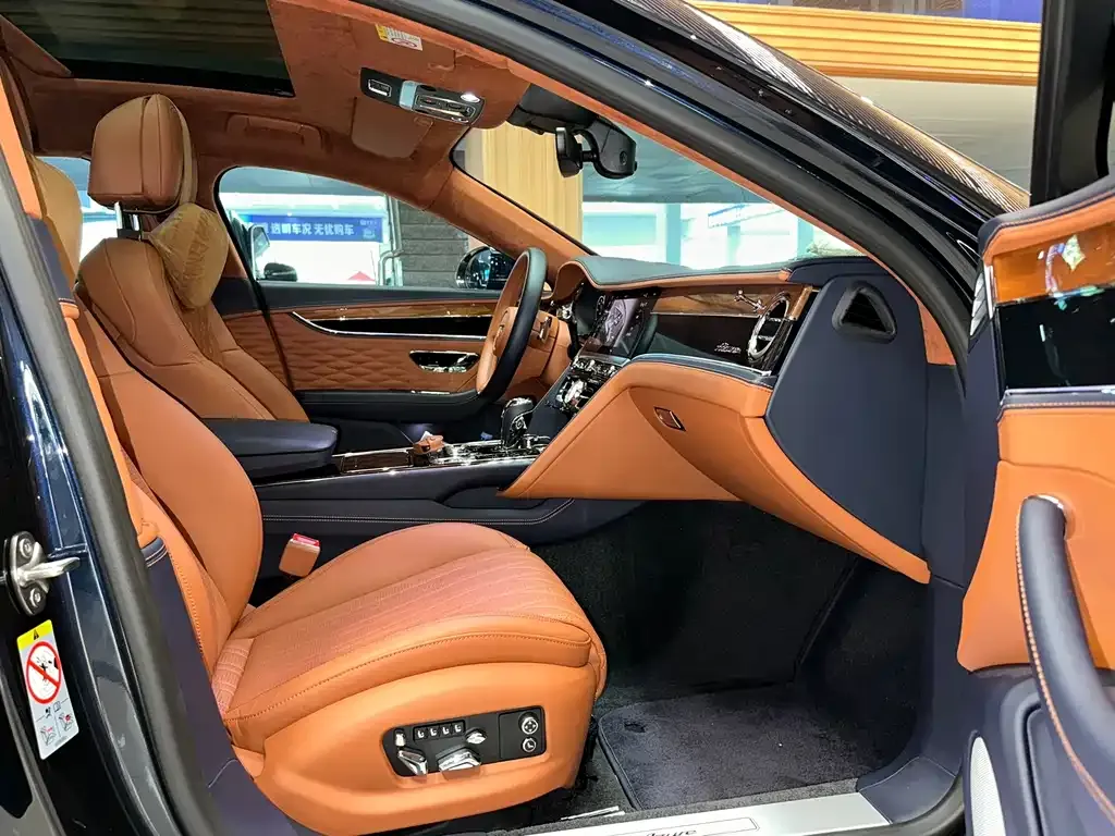 Bentley Flying Spur — фото 7