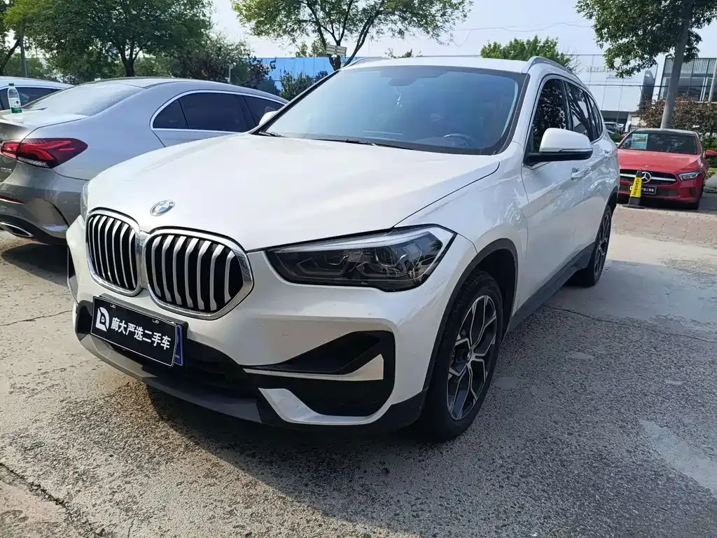 BMW X1 — фото 1