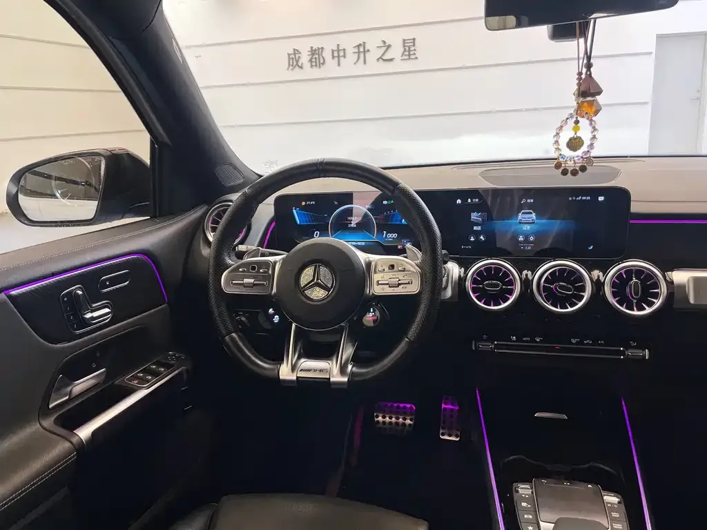 Mercedes-Benz GLB AMG — фото 8