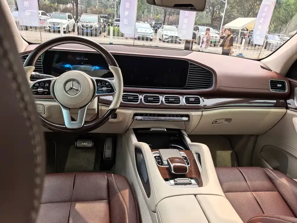 Mercedes-Benz GLS — фото 9