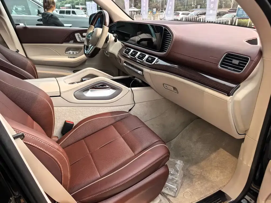 Mercedes-Benz GLS — фото 8