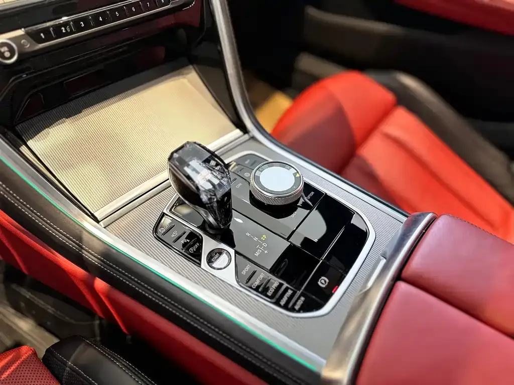 BMW 8 Series — фото 3