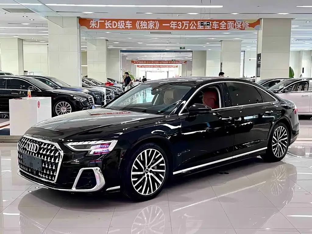 Audi A8 — фото 1