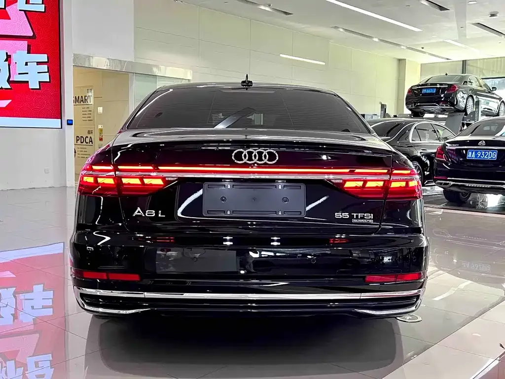 Audi A8 — фото 6