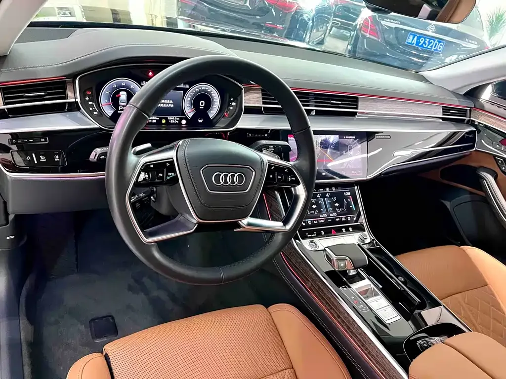 Audi A8 — фото 10