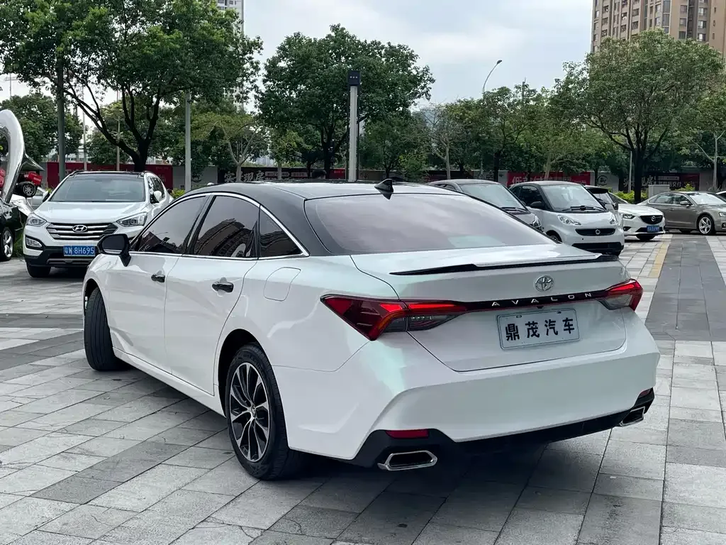 Toyota Avalon — фото 10