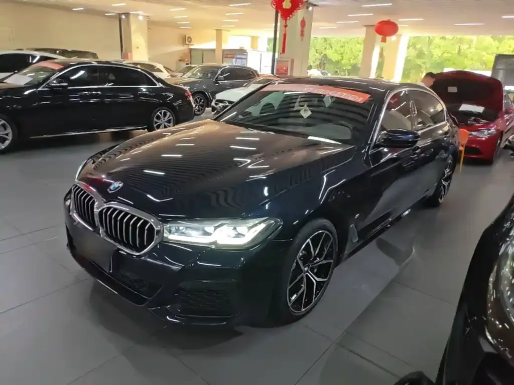 BMW 5 Series — фото 1