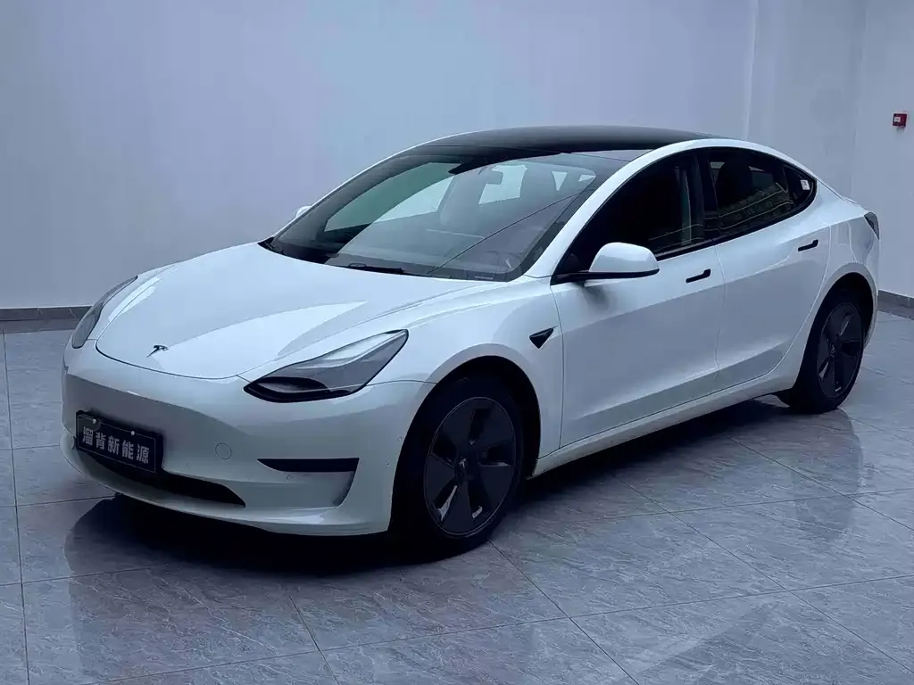 Tesla Model 3 — фото 5