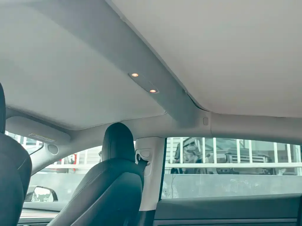 Tesla Model 3 — фото 10