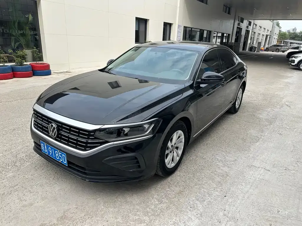 Volkswagen Passat — фото 1