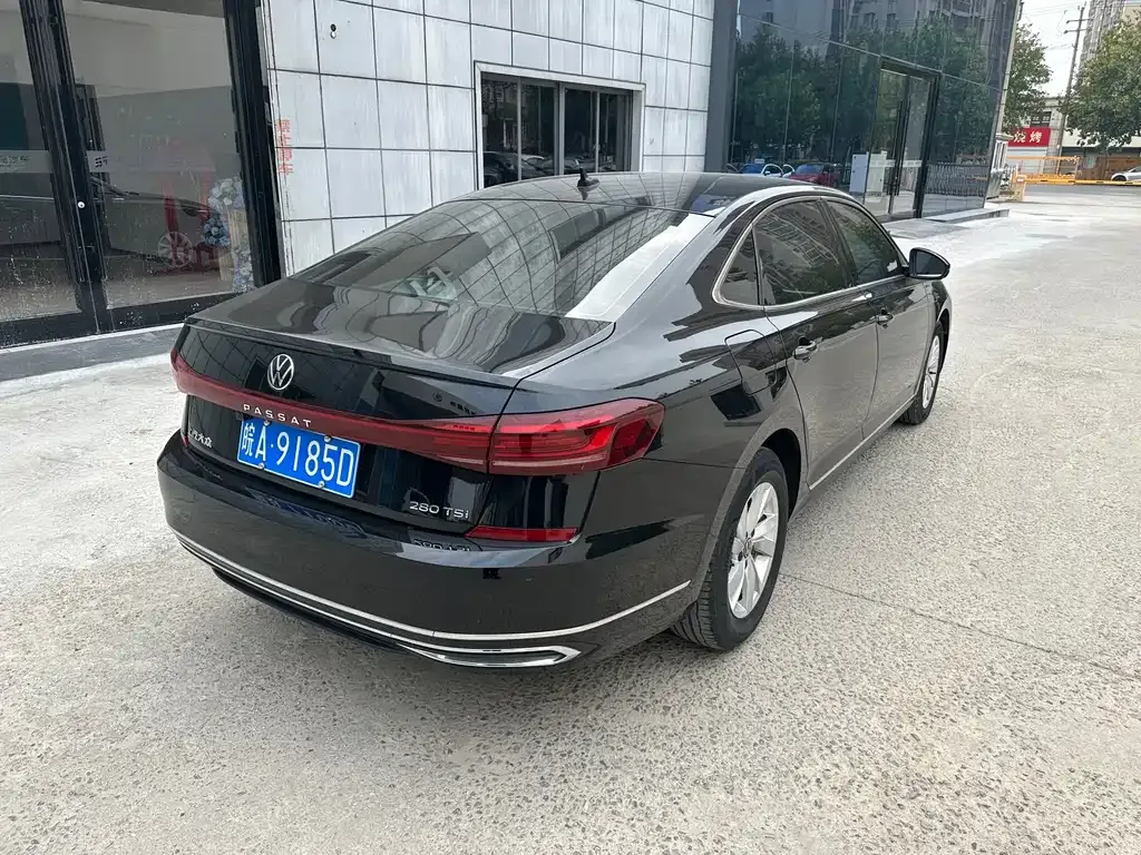 Volkswagen Passat — фото 10