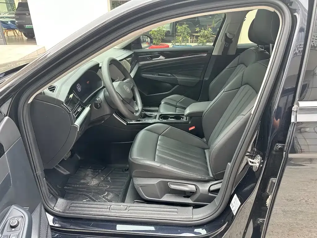 Volkswagen Passat — фото 7