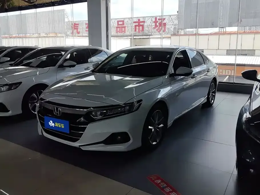 Honda Accord — фото 1