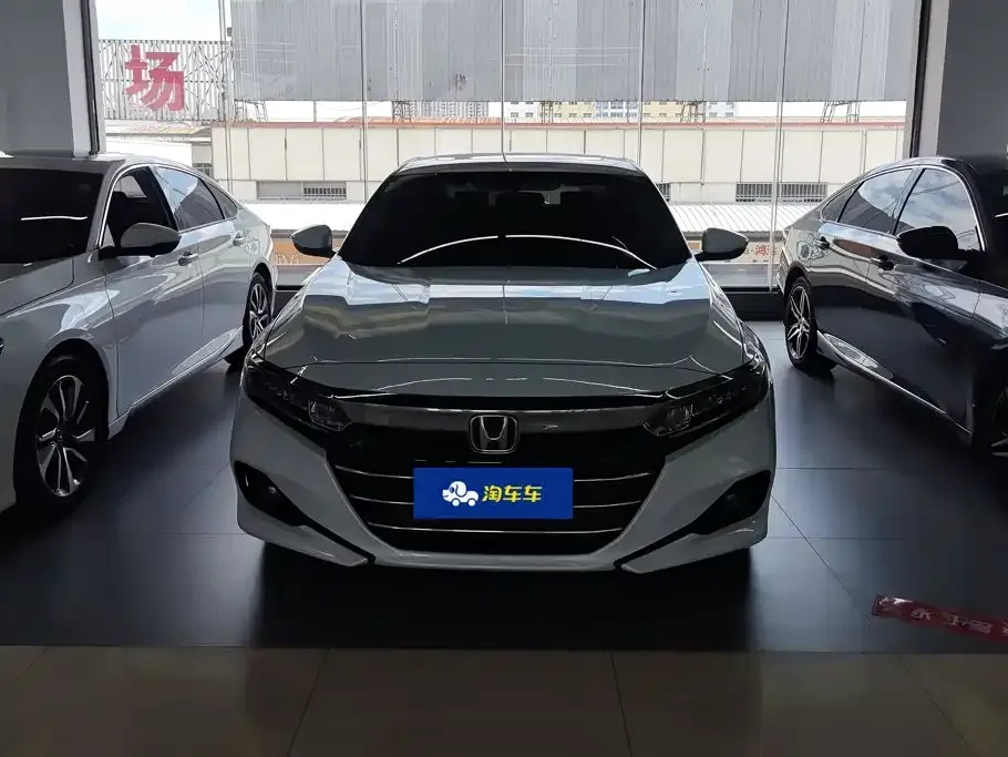 Honda Accord — фото 9