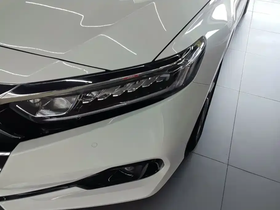 Honda Accord — фото 7