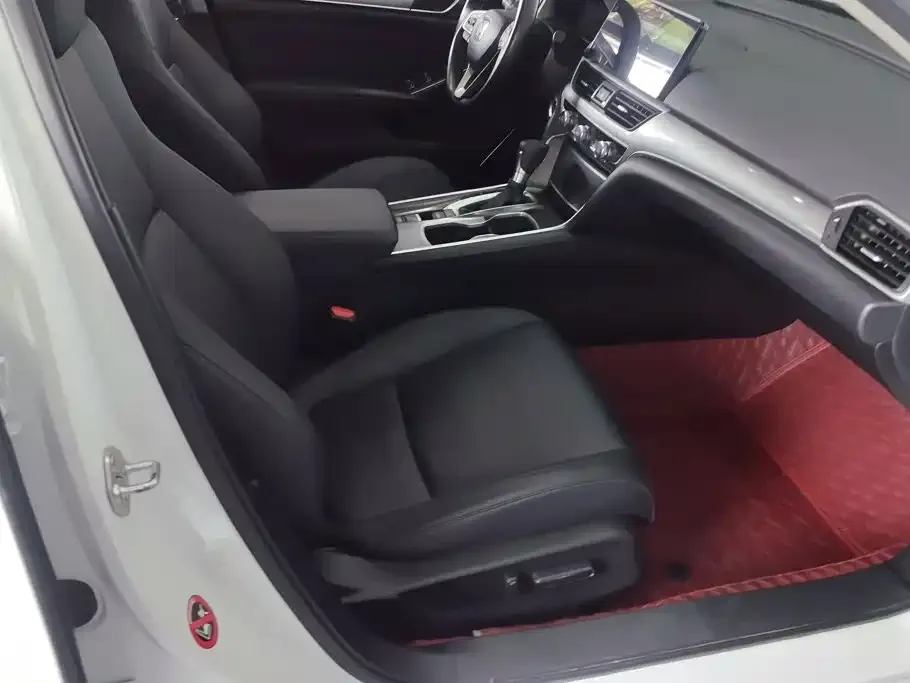 Honda Accord — фото 10