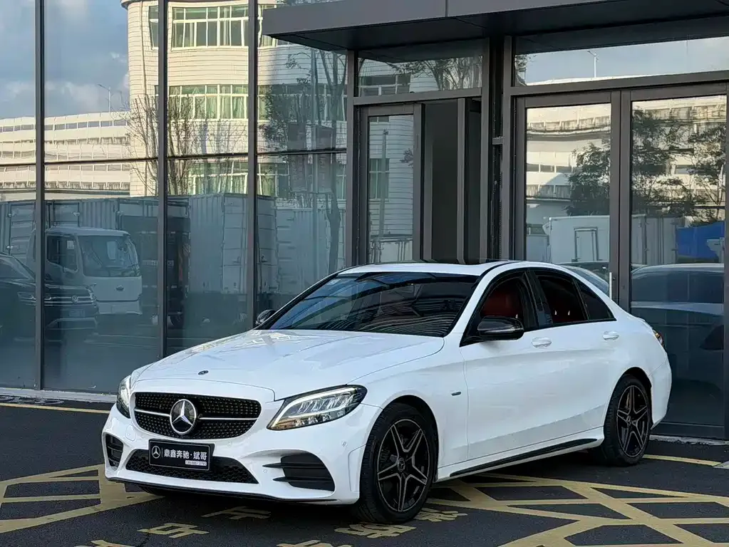Mercedes-Benz C-Class — фото 1