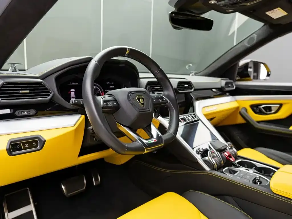 Lamborghini Urus — фото 10