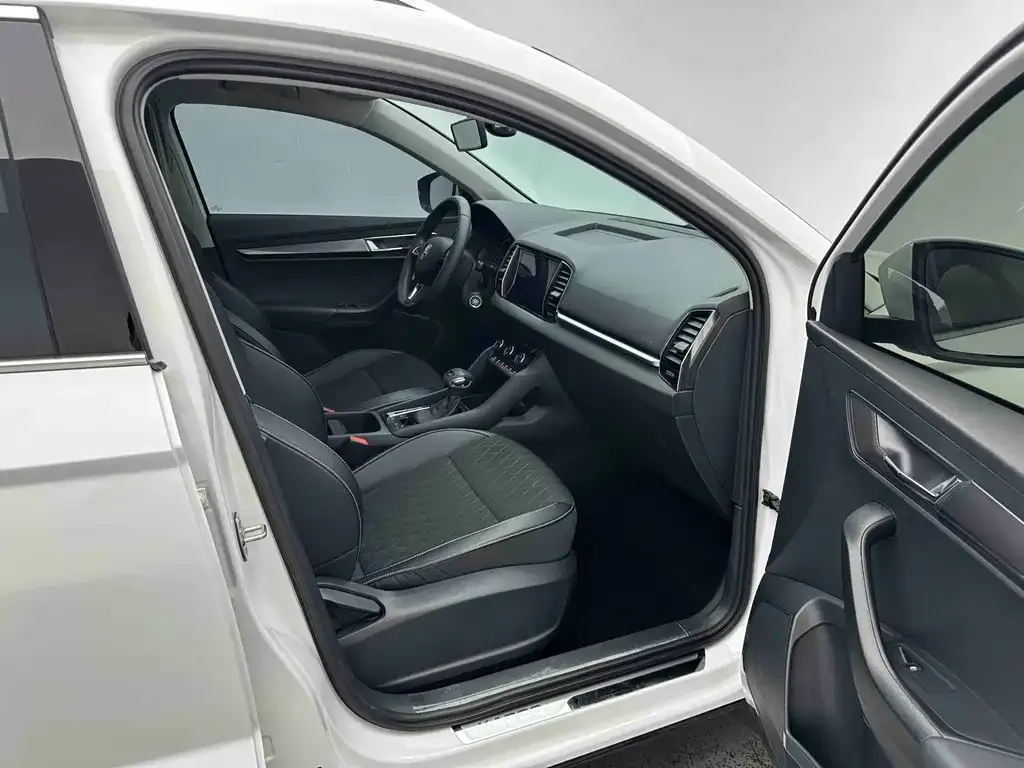 Skoda Karoq — фото 10