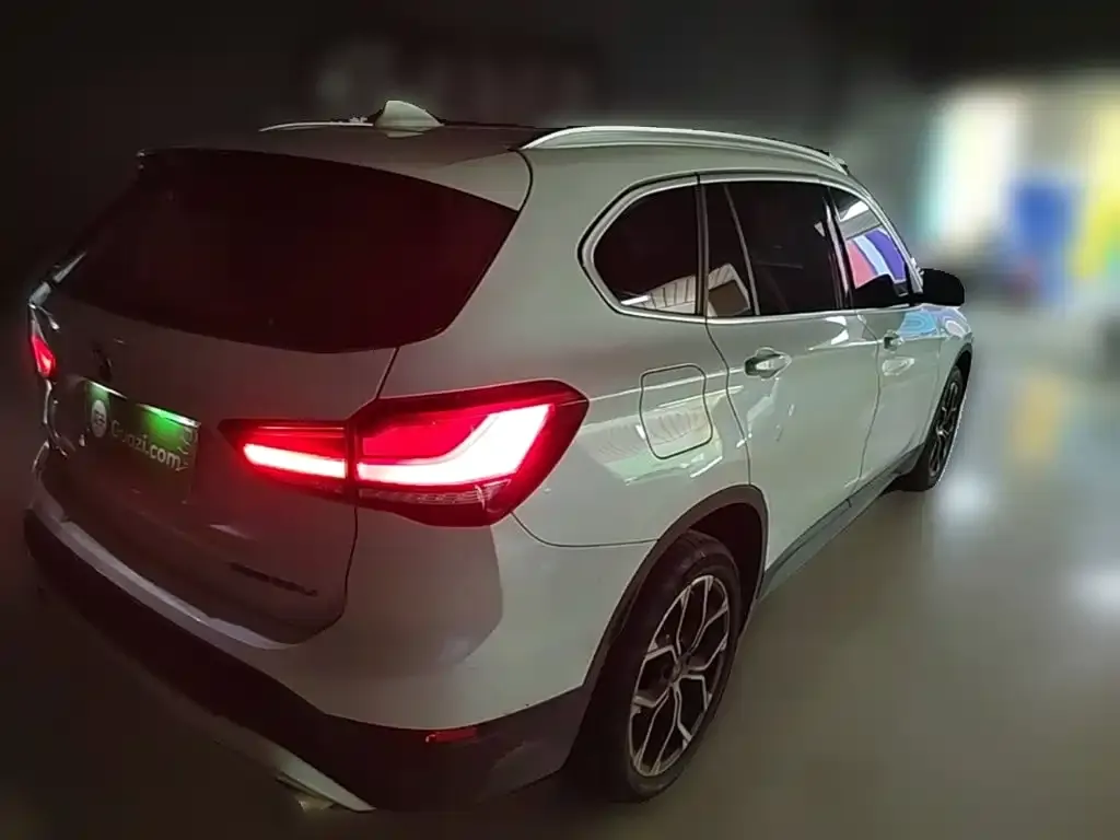 BMW X1 — фото 6