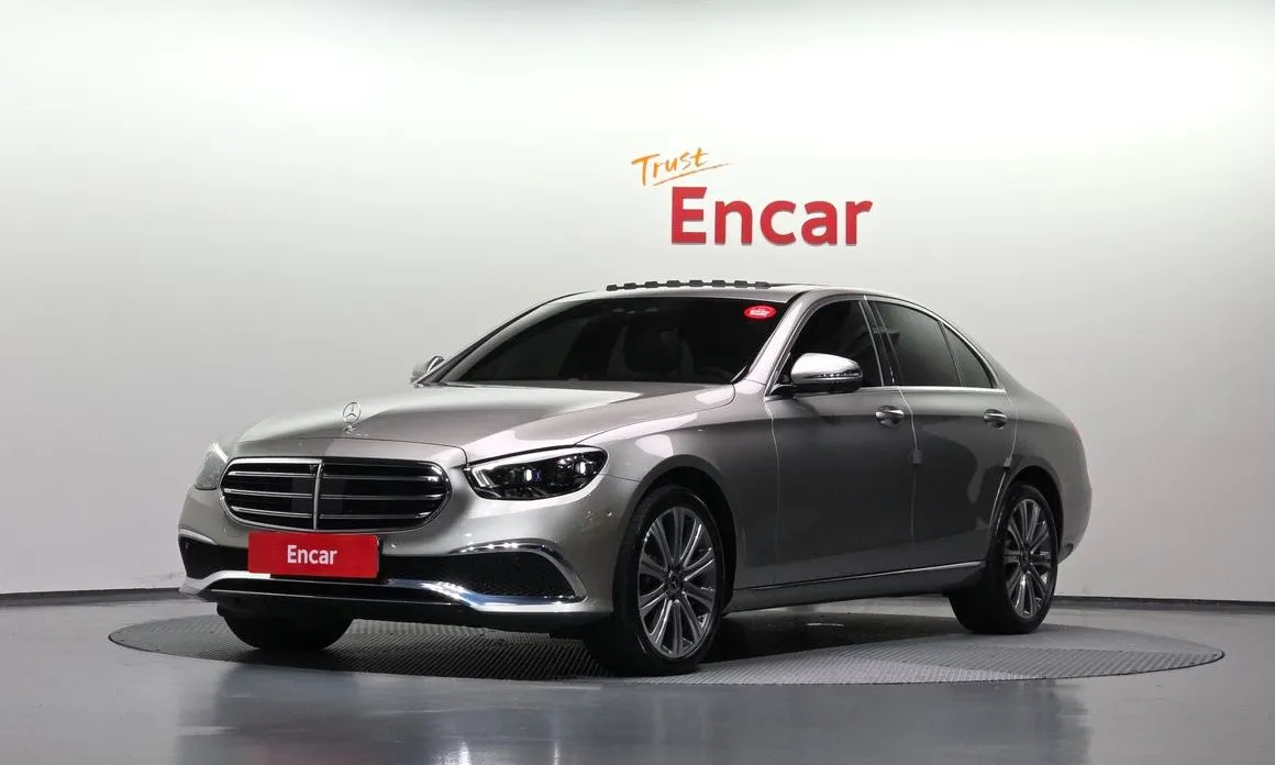 Mercedes-Benz E-Class — фото 1