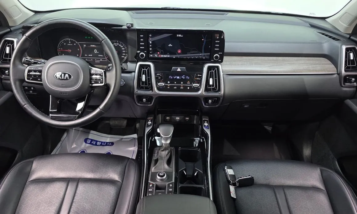 Kia Sorento — фото 9