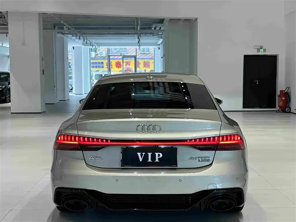 Audi A7L — фото 9