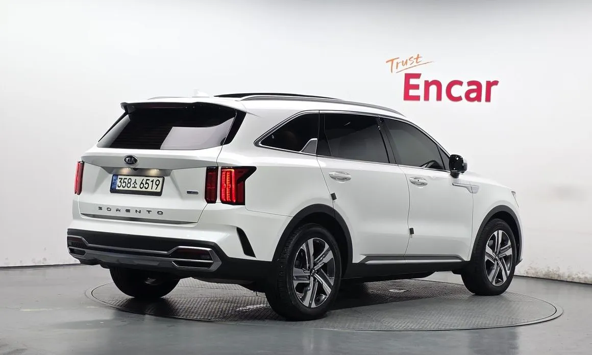 Kia Sorento — фото 6