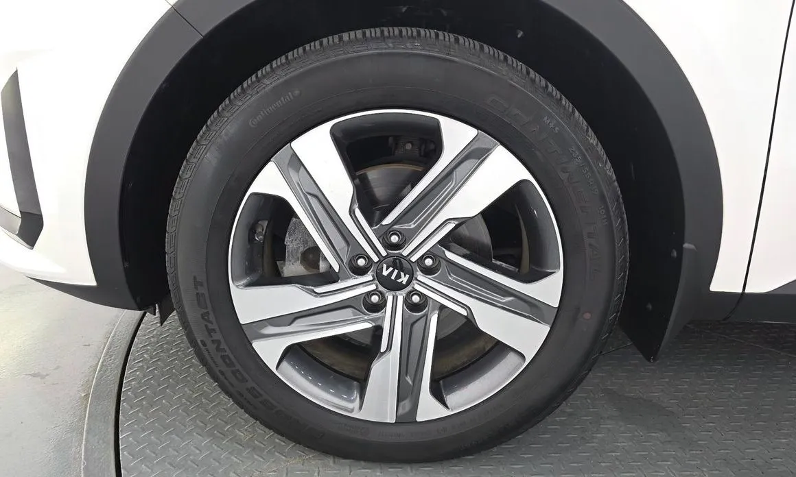 Kia Sorento — фото 9