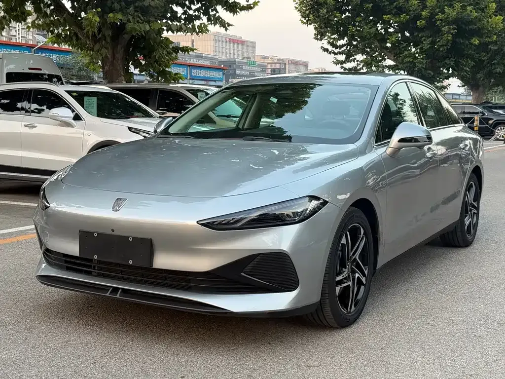 Roewe D7 — фото 1