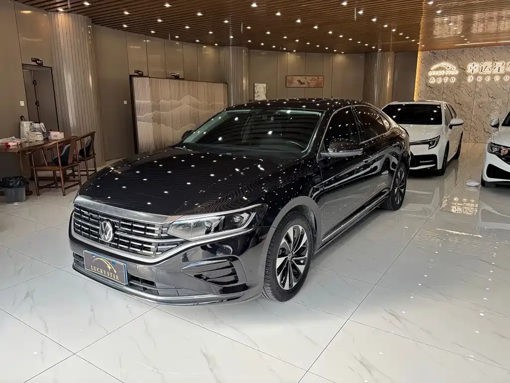 Volkswagen Passat — фото 1