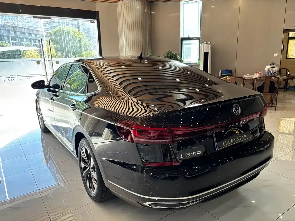 Volkswagen Passat — фото 5
