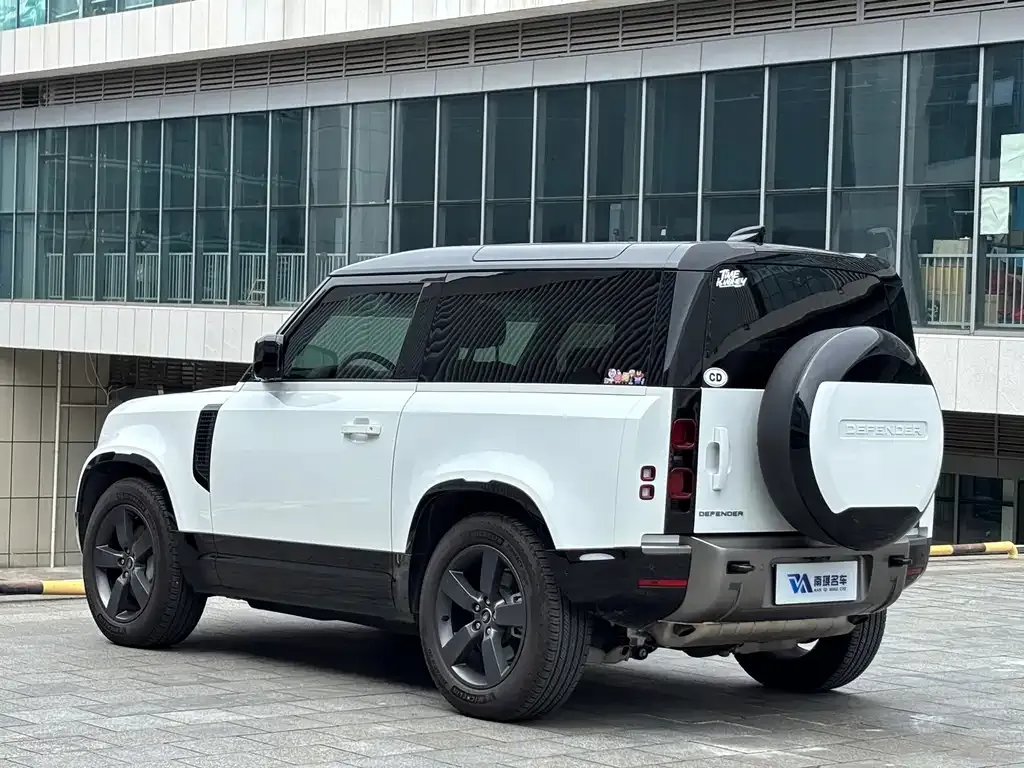 Land Rover Defender — фото 9