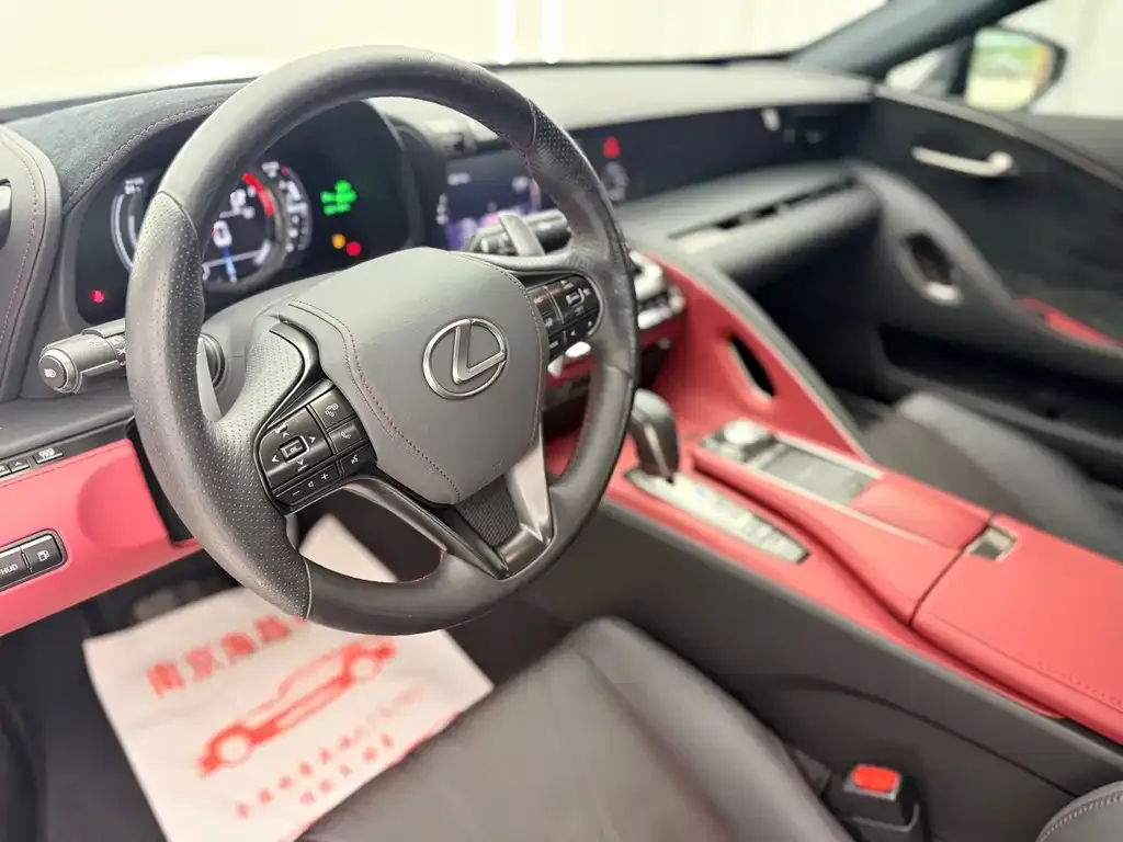Lexus LC — фото 10