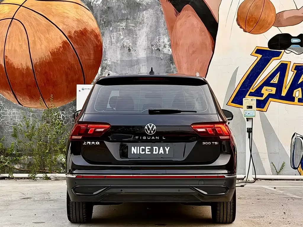 Volkswagen Tiguan L — фото 8