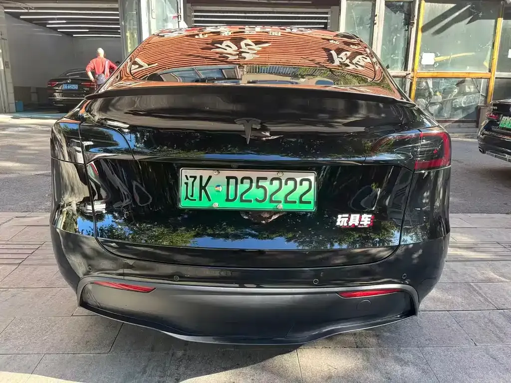 Tesla Model Y — фото 9